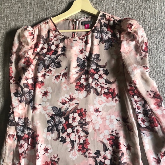 vince camuto floral blouse